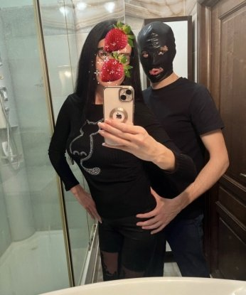 Я нежная и креативная, готовая реализовать все твои фантазии. В моем арсенале есть множество возможностей для настоящего удовольствия. Фотографии в моем профиле являются реальными и подтверждают мою красоту и сексуальность. У меня есть отличные отзывы, которые говорят о моей профессиональности и способности доставлять удовольствие. Я живу в Москве и готова приехать к тебе в любое время. Что ждешь? Давай оживим наши самые смелые желания! 😘💋💦 Тимоша